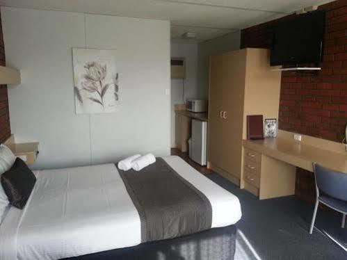 Big Valley Lakeside Paradise Motor Inn Shepparton Exterior photo